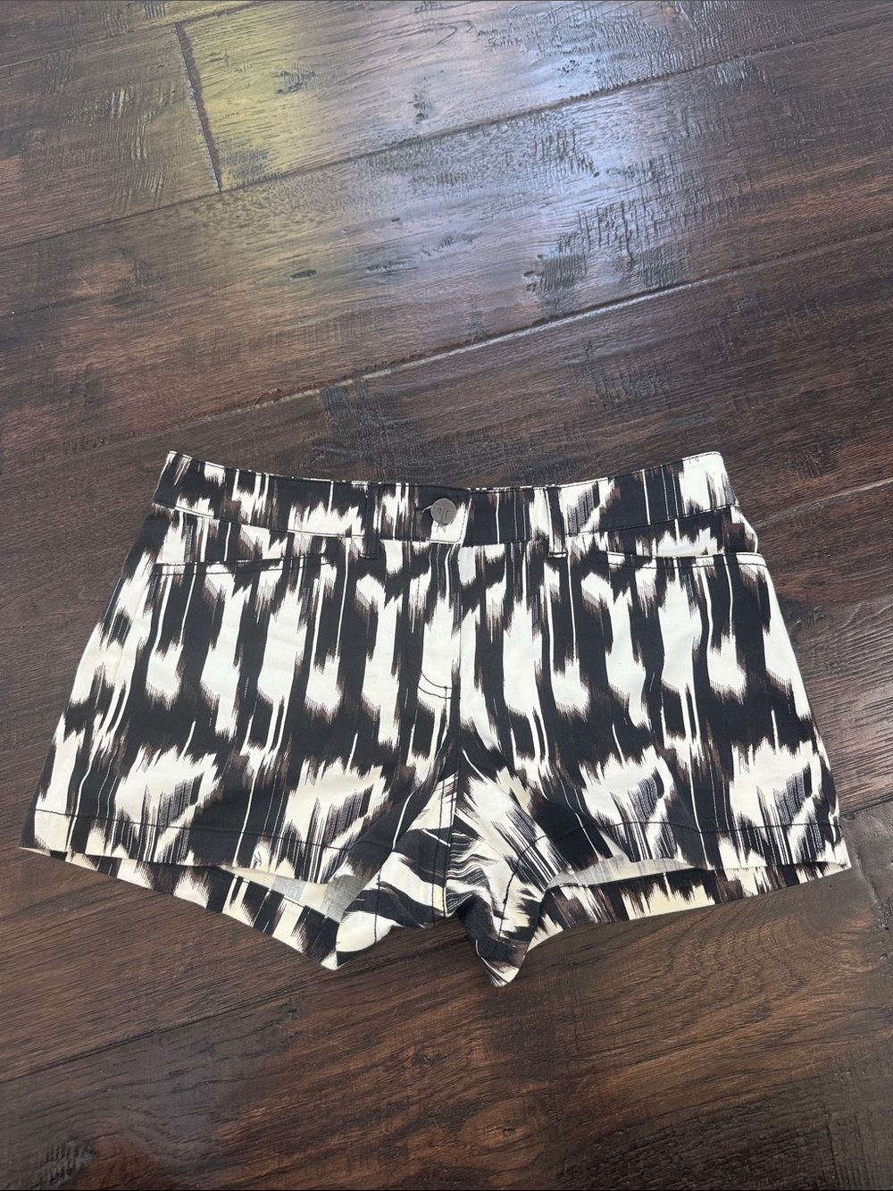 Trina Turk Abstract Black, White, Brown cotton shorts